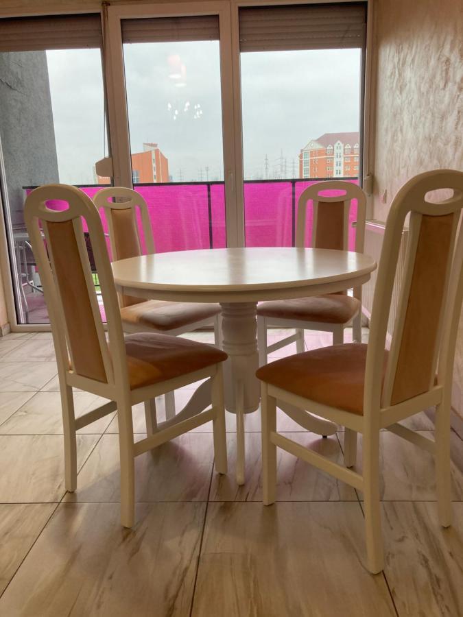 Bhoeme Apartament Oradea Exteriér fotografie